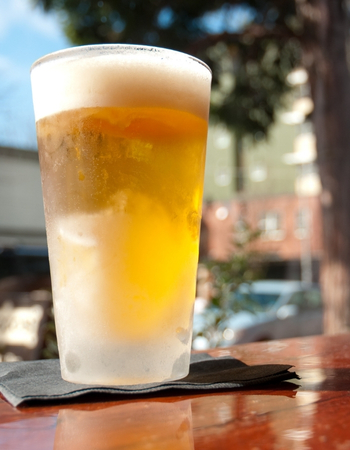 Aqui, cerveja gelada é lei — tradição que nunca falha.